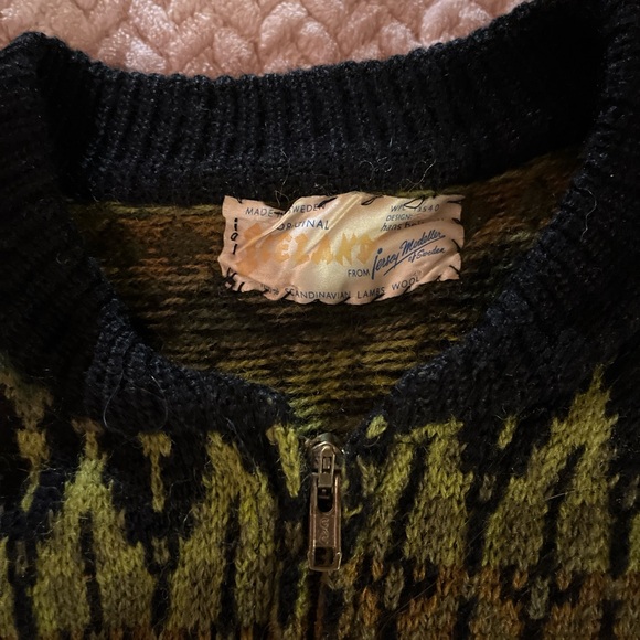 Koi Men's Olive and Black Zip-Up Sweater - Picture 6 of 6